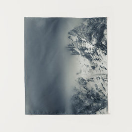 山を覆う闇と雲 タペストリー