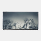 山を覆う闇と雲 デスクマット (正面)