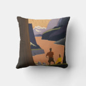 山を見渡すヴィンテージ旅行のポスター クッション (裏面)