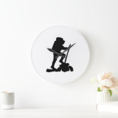 山シンプルハイキングマンブラックシルエット ラージ壁時計 (ホーム)