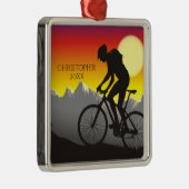 山パーソナライズされたバイクもしくは自転車に乗る人サイクリングクリスマス メタルオーナメント (右)