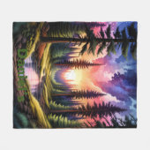 山パーソナライズされた鮮やか松の森の夕日。 フリースブランケット (正面(横))