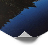 山フードが湖に反射 ポスター (角)