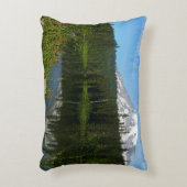 山レイニアレイクリフレクションとワイルドフラワー アクセントクッション (正面(垂直))