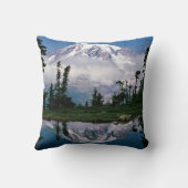 山レイニエが山車で中継 クッション (裏面)