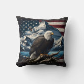 山威厳のあるとアメリカ国旗の上のワシ クッション (正面)