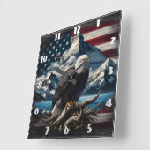 山威厳のあるとアメリカ国旗の上のワシ スクエア壁時計 (傾斜)