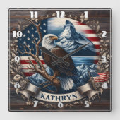 山威厳のあるとアメリカ国旗を持つワシ スクエア壁時計 (正面)