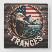 山威厳のあると旗の背景を持つワシ スクエア壁時計 (正面)