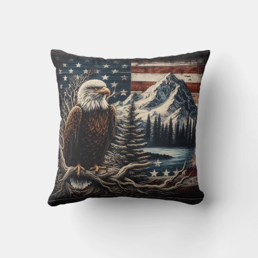 山威厳のあると日没の近くに止まったワシ クッション (裏面)