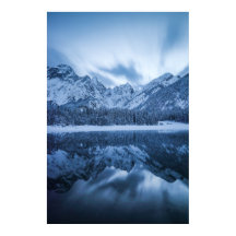 山威厳のあるの反射Fusine湖，イタリア