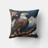 山威厳のあるの枝に止まるワシ クッション (裏面)