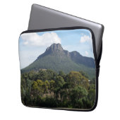 山威厳のあるスタージオンズfrom Dunkeld ラップトップスリーブ (正面左)
