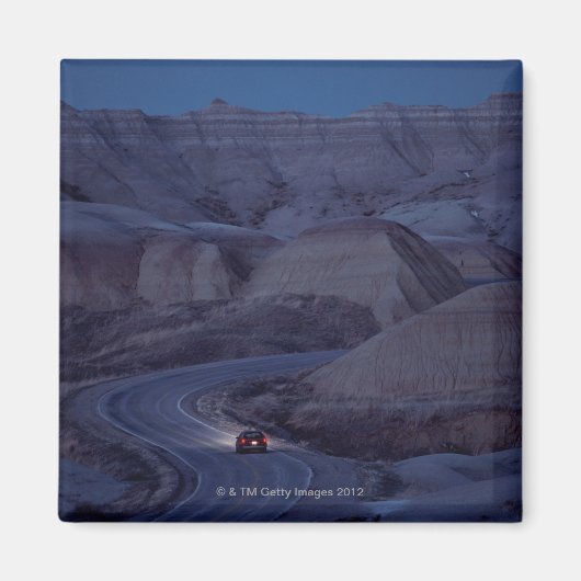 山岳地帯を通る道路 マグネット (正面)