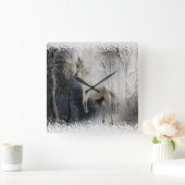 山林の白冬馬 スクエア壁時計 (ホーム)