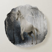 山林の白冬馬 ラウンドクッション (裏面)