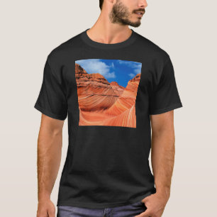 山波のParia渓谷の朱色 Tシャツ