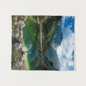 山湖にいる人 タペストリー (正面(横))