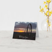 山火事考えるの夕日のカード カード (黄色い花)