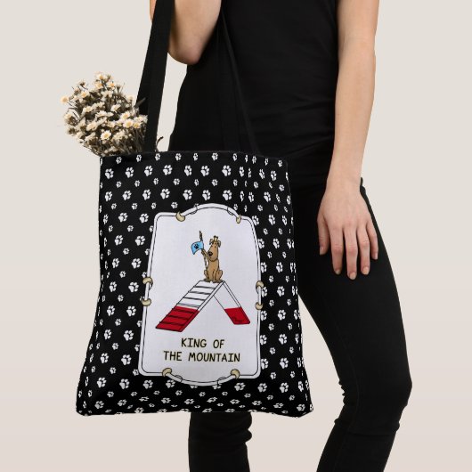 山犬の敏捷性のチャンピオンキングおもしろい トートバッグ (クローズアップ)