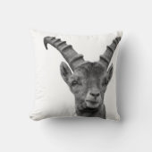 山羊座の白黒森林動物の写真 クッション (正面)