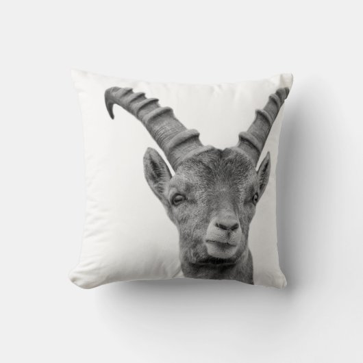 山羊座の白黒森林動物の写真 クッション (正面)