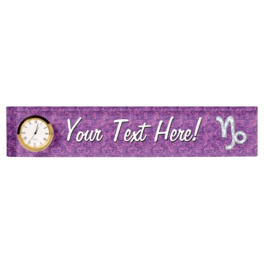 山羊座の(占星術の)十二宮図の印の赤紫のデジタルカムフラージュ デスクネームプレート (正面)