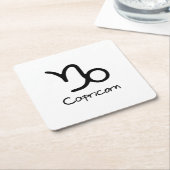 山羊座〔占星術の〕十二宮図のサインオンホワイトバックグラウンド スクエアペーパーコースター (アングル)