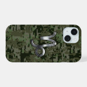 山羊座〔占星術の〕十二宮図サインオンオリーブグリーンデジタル迷彩柄 iPhone 15ケース (裏面横)