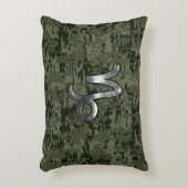 山羊座〔占星術の〕十二宮図シンボルグリーンデジタルカモフラージュ アクセントクッション (正面(垂直))
