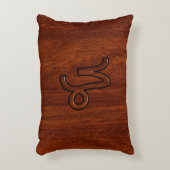 山羊座〔占星術の〕十二宮図シンボルinマホガニースタイルプリント アクセントクッション (正面(垂直))