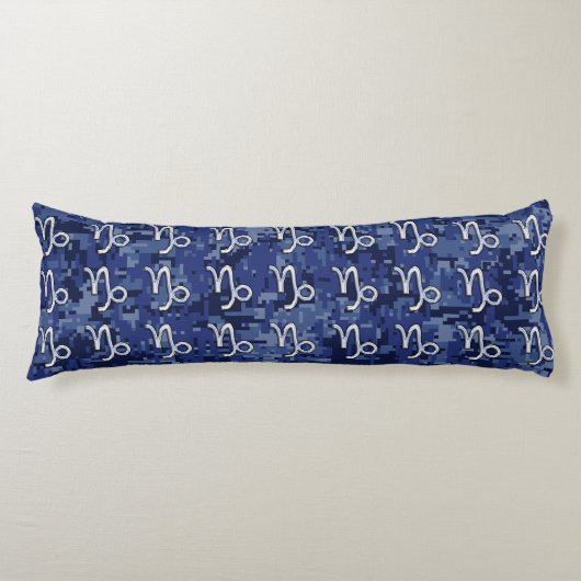 山羊座〔占星術の〕十二宮図シンボルnavy blueデジタル迷彩柄 ボディピロー (正面)