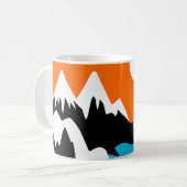 山脈に沿った山脈の川の風景 コーヒーマグカップ (正面左)
