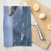 山 |アラスカ、ホエールグレイシャーベイのブリーチング キッチンタオル (四つ折り)