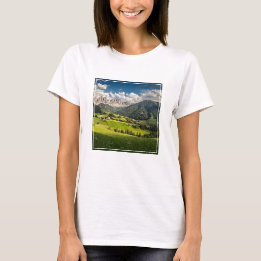 山 |イタリア,ドロミテス,フネス・バレー Tシャツ (正面)