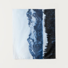 山、トウヒの森と雲 タペストリー