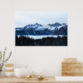 山、トウヒの森と雲 ポスター (キッチン)