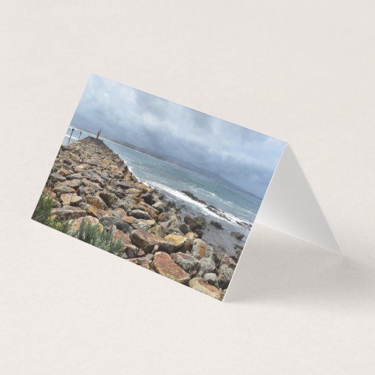 岩が海に出会う場所 – バスティオンポイント (正面)