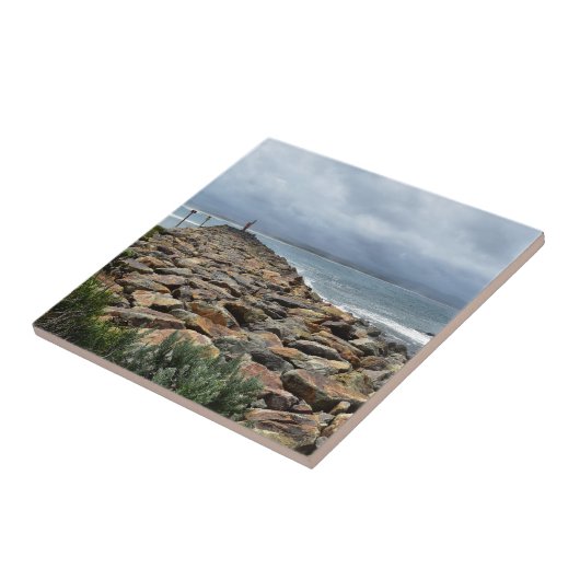 岩が海に出会う場所 – バスティオンポイント タイル (側面)