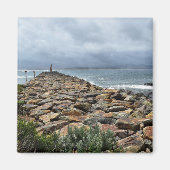 岩が海に出会う場所 – バスティオンポイント マグネット (正面)