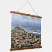 岩が海に出会う場所 – バスティオンポイント 吊り下げ型タペストリー (傾斜あり)