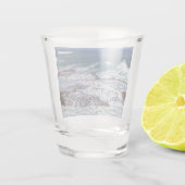 岩に砕ける波ショットグラス ショットグラス (裏面)