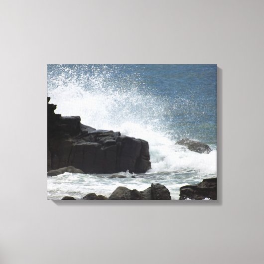 岩に砕ける波 キャンバスプリント (正面)