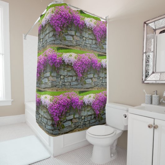 岩に覆われたフロックス シャワーカーテン (インサイチュ)