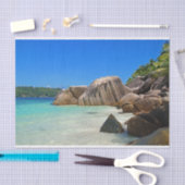 岩に覆われた海岸が美しい熱帯海 薄葉紙 (クラフト)