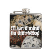 岩の上でビーチの石カラフル石 フラスク (正面)