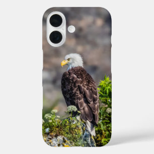 岩の上に座っているハゲのワシ iPhone 16ケース