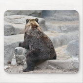 岩の上に座るクマ マウスパッド (正面)