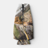 岩の上に横たわるアシカ ボトルクーラー (裏面)