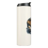 岩の上に静止しているリーガルアフリカライオン – 水彩 タンブラー (回転左)